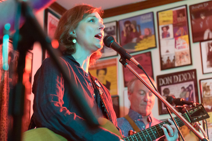 Laura Cantrell Photo 8