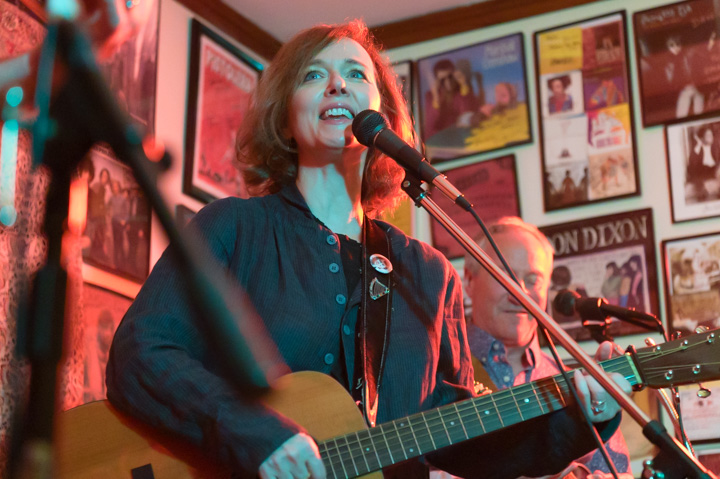 Laura Cantrell Photo 14