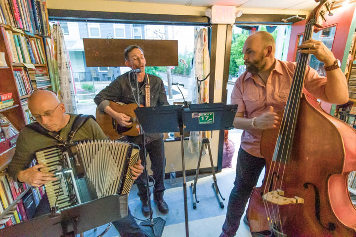 Red Desert Motel Photo 13